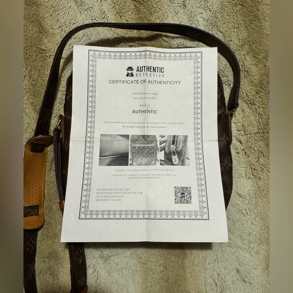 🔥 COA Louis Vuitton Danube Monogram Crossbody Bag in GUC 🔥 - Picture 10 of 15